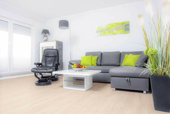 Ferienwohnung Seewind mit Stressless-Sessel und Ledersofa